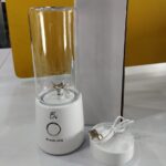 Rechargable juicer machine